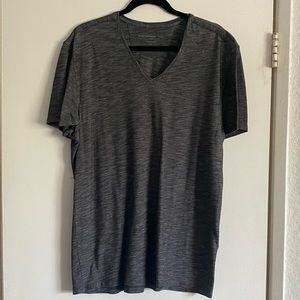 John Varvatos V Neck. XL